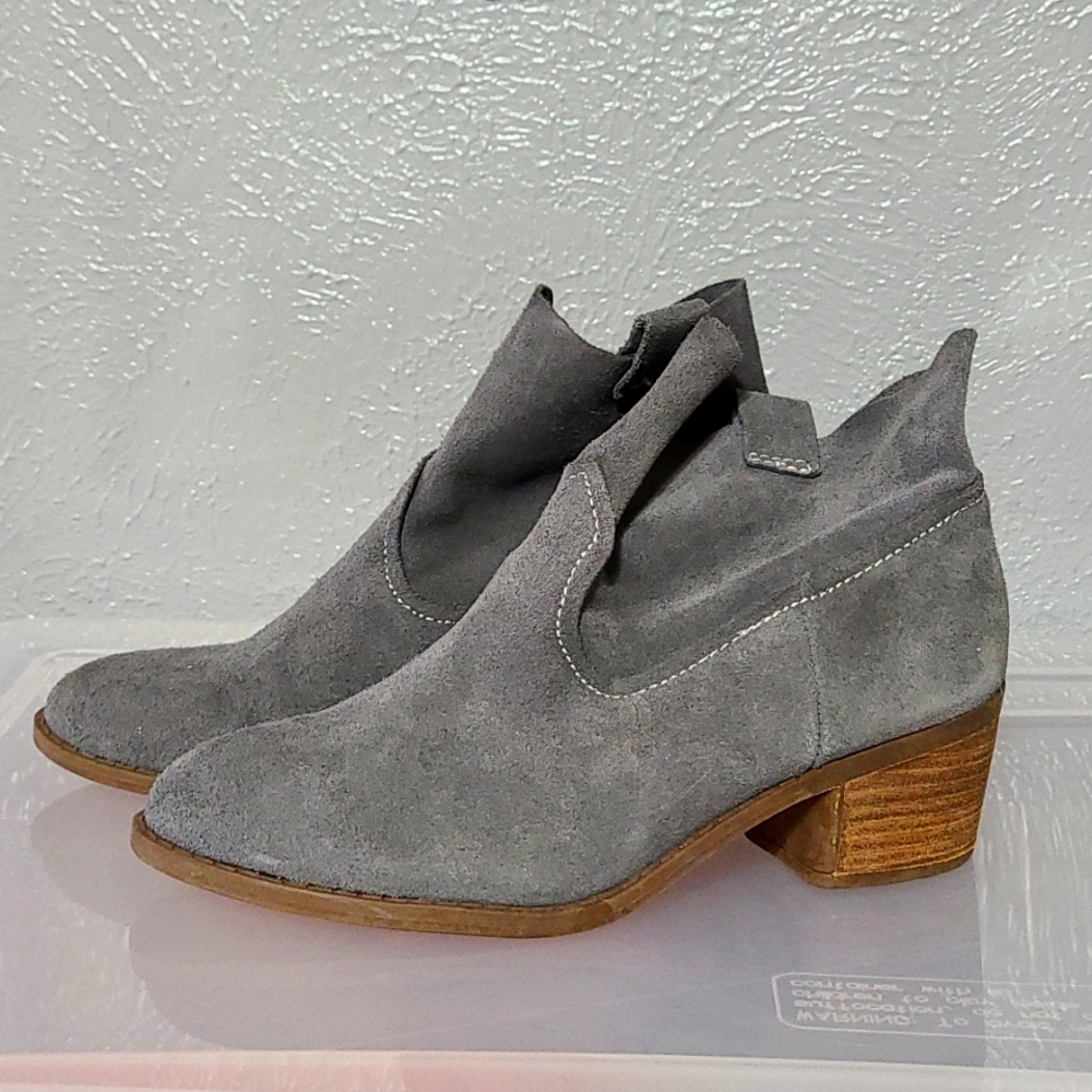Heeled Suede Western Booties